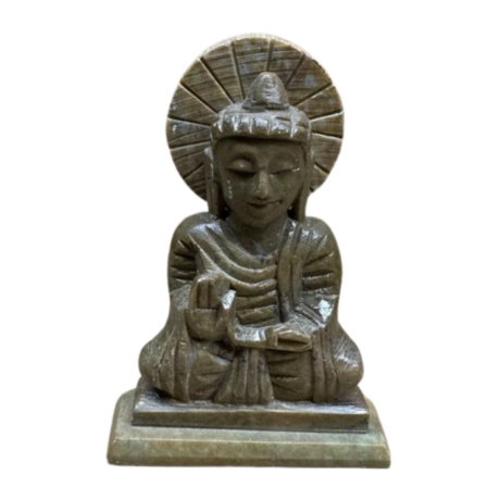 buddha-figurka-z-kamienia